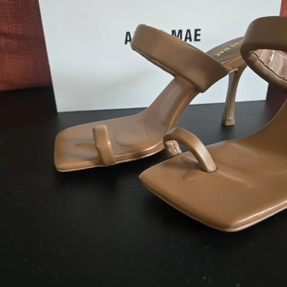 Alias Mae Women's Brown Heels - Picture 4 of 5